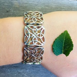 Square design bracelet! 💕